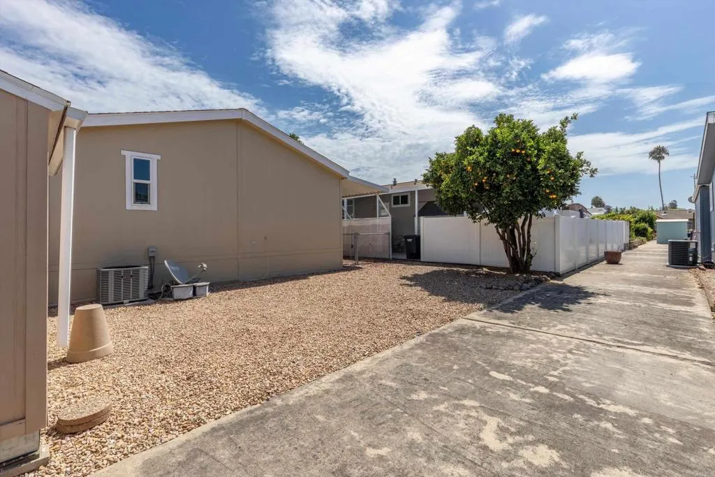 https://cdn.realtyfeed.com/cdn/127/306788724/e6c9371232b97e5636c985fa814a1696.webp