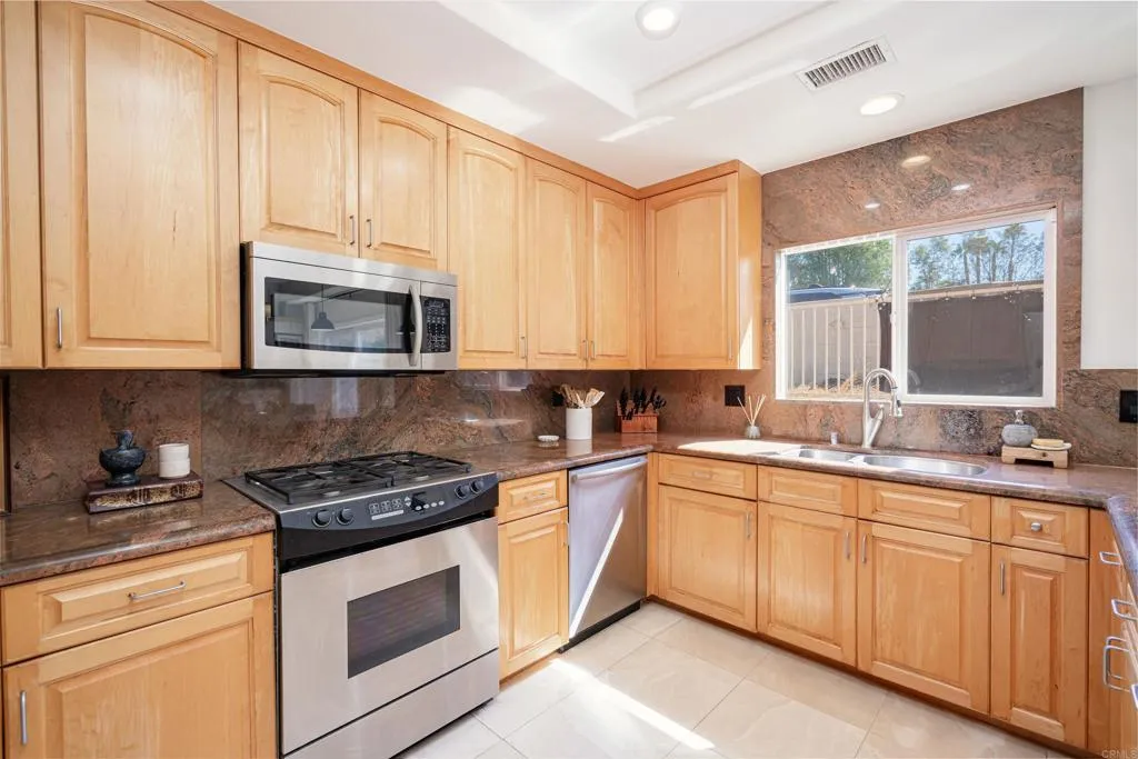https://cdn.realtyfeed.com/cdn/127/306788792/1e46351c557f24cd3c3767cf11541797.webp