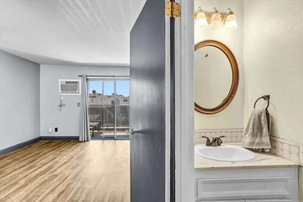 https://cdn.realtyfeed.com/cdn/127/306788822/8af89614d3aa6d07d9fdfcb3aad41c0d.webp