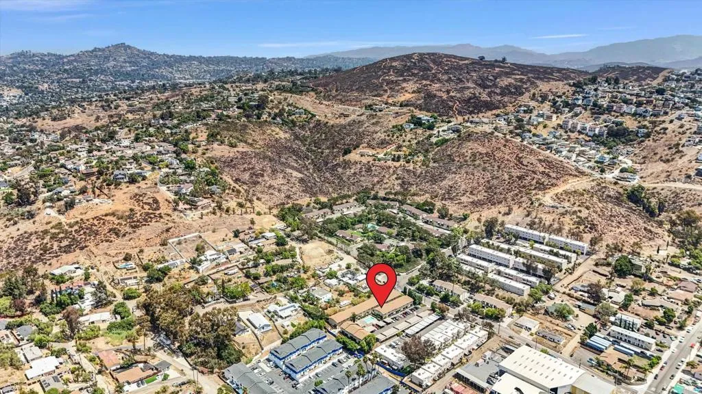 https://cdn.realtyfeed.com/cdn/127/306788822/97768c7c0e6731616ac9274a1c4fa77b.webp