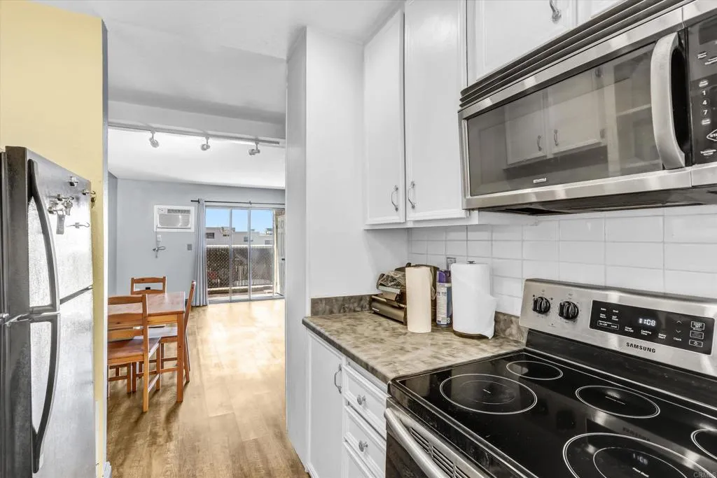 https://cdn.realtyfeed.com/cdn/127/306788822/c2ac03aca96602954034f8a1b971ae9e.webp