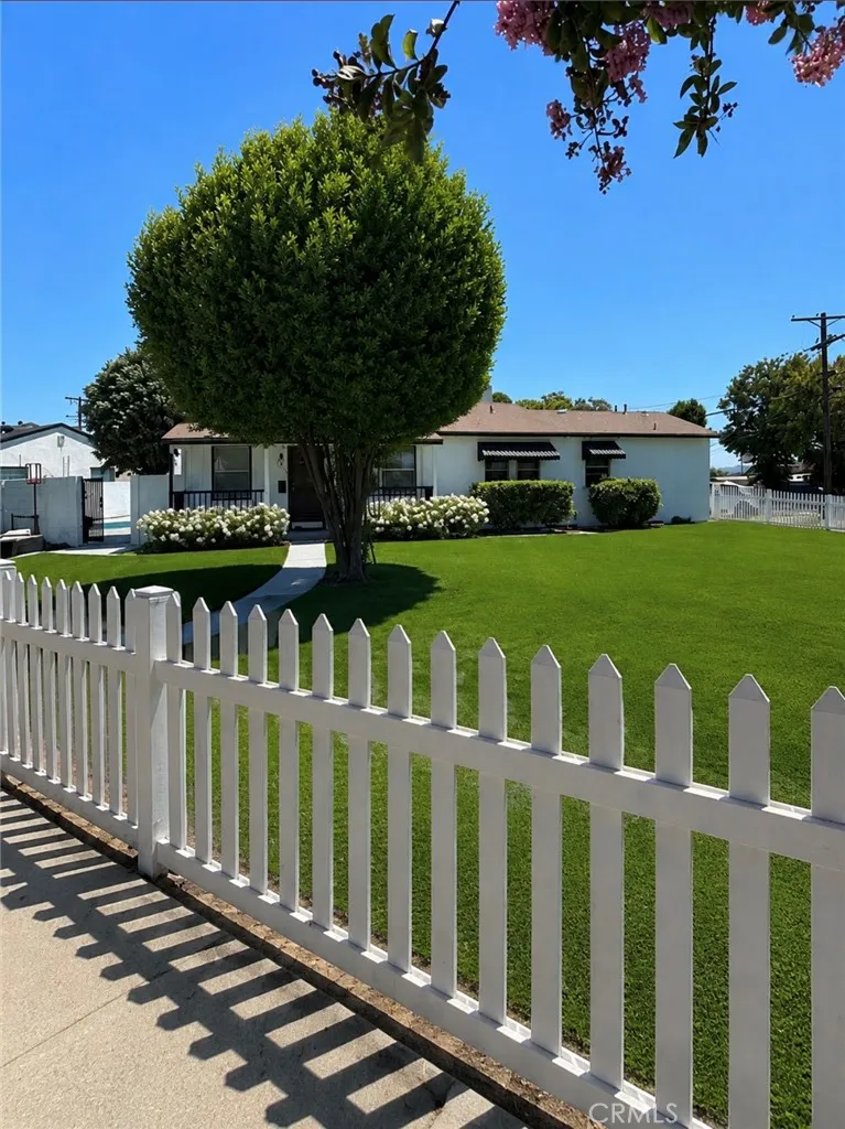 North Hollywood, CA 91606