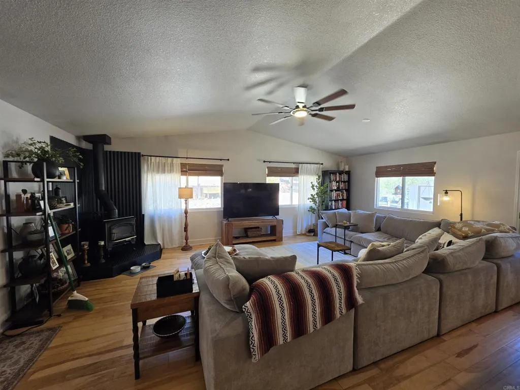 https://cdn.realtyfeed.com/cdn/127/306789044/d22b78c00c785b533ab25b6c8de79450.webp