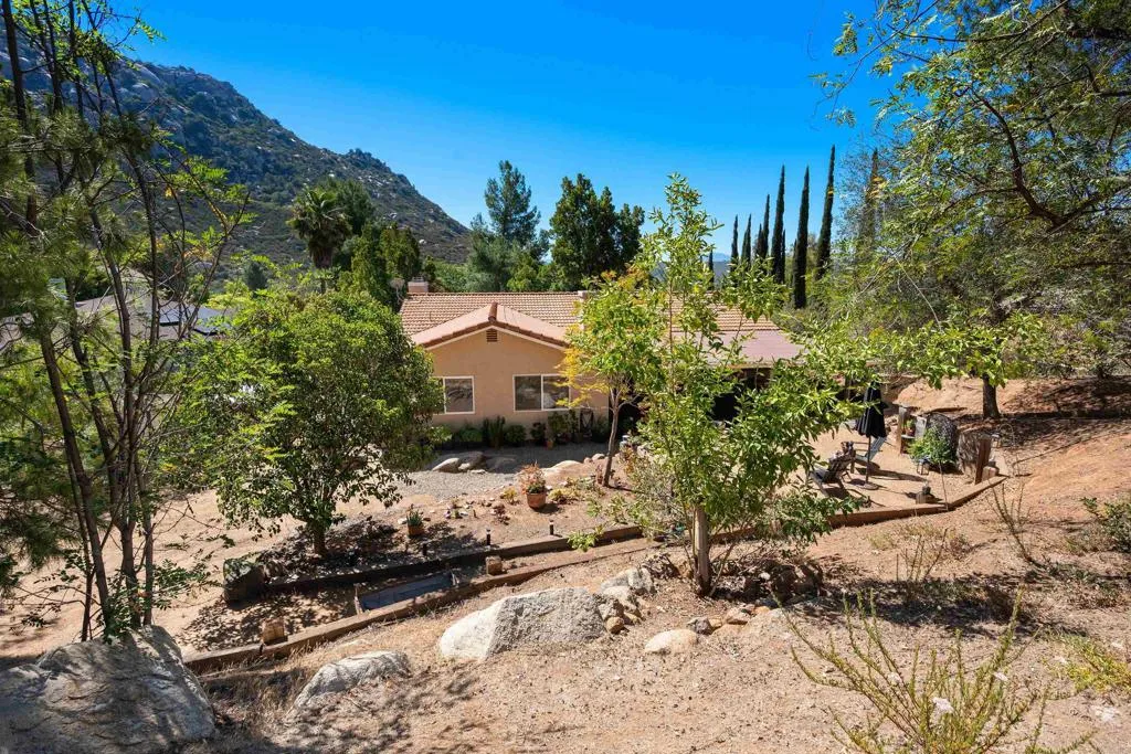 https://cdn.realtyfeed.com/cdn/127/306789044/da03923cb5f2af999e8c5939825cb3f5.webp
