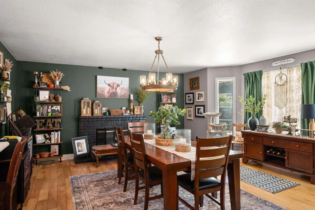 https://cdn.realtyfeed.com/cdn/127/306789044/f5d3fd3320ab218d41f2b6cc4d3f7a0f.webp