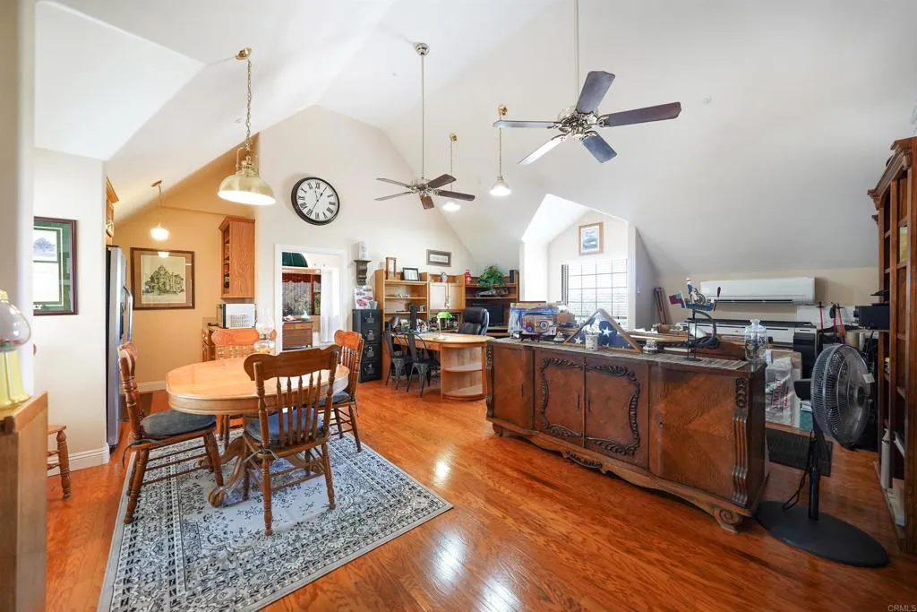 https://cdn.realtyfeed.com/cdn/127/306789140/1e2cf4cd25ed9ed8dd4a749ccf5fd4e6.webp