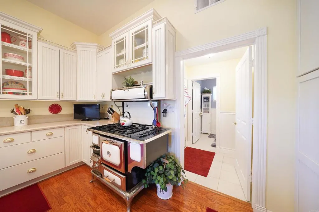 https://cdn.realtyfeed.com/cdn/127/306789140/557e81d955e1af72bdd1bd78a9617f2f.webp
