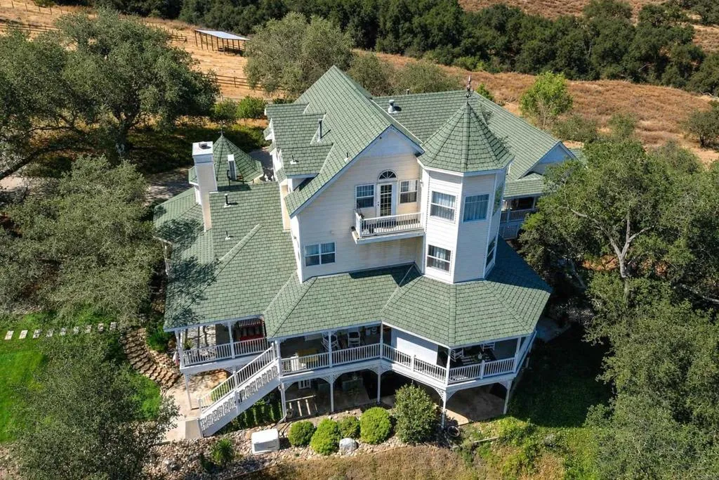 24665 Rancho Santa Teresa Drive, Ramona, CA 92065 - Main photo, Ramona, CA