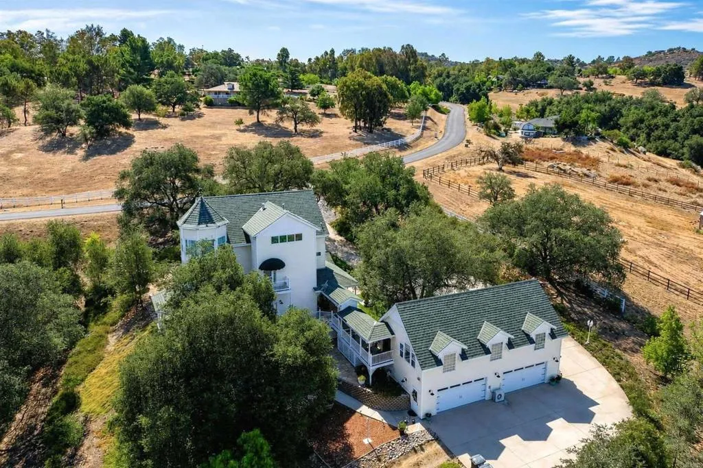 https://cdn.realtyfeed.com/cdn/127/306789140/7249005c17ba038fc9eb895c2e5881e1.webp