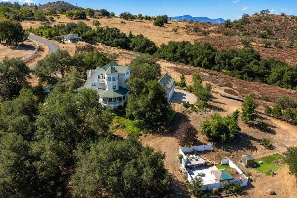 https://cdn.realtyfeed.com/cdn/127/306789140/8225c1a1ba34e4a73fbf1b795bd669ad.webp