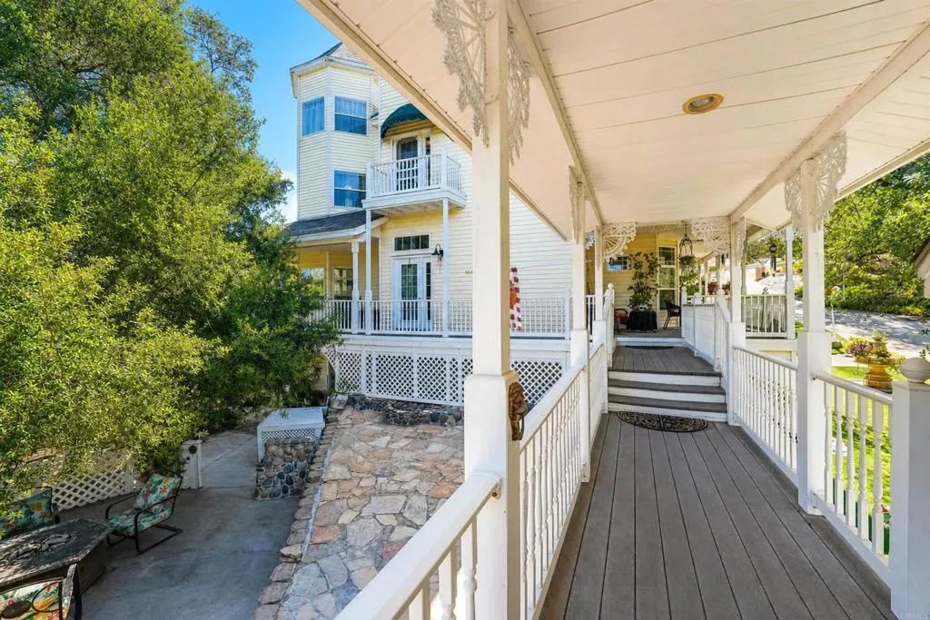https://cdn.realtyfeed.com/cdn/127/306789140/d26f29ca1724506100298000f3dda898.webp
