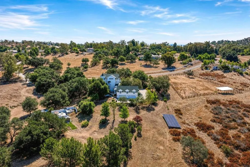 https://cdn.realtyfeed.com/cdn/127/306789140/e472a36c202ca8b9b9d2ad28caf57674.webp