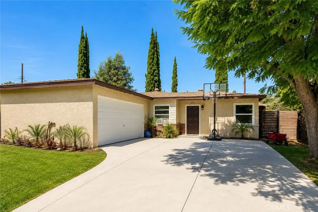 La Puente, CA 91744