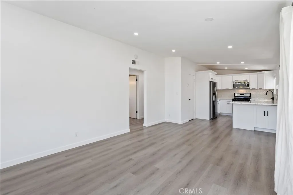 3205 Bayside