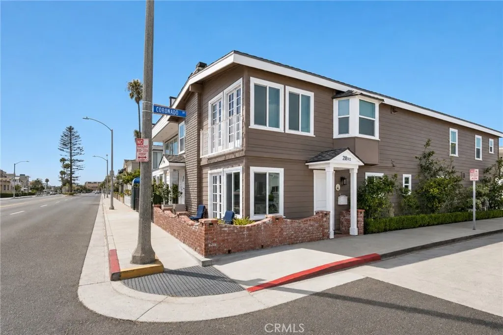 218 E Balboa Unit 1/2