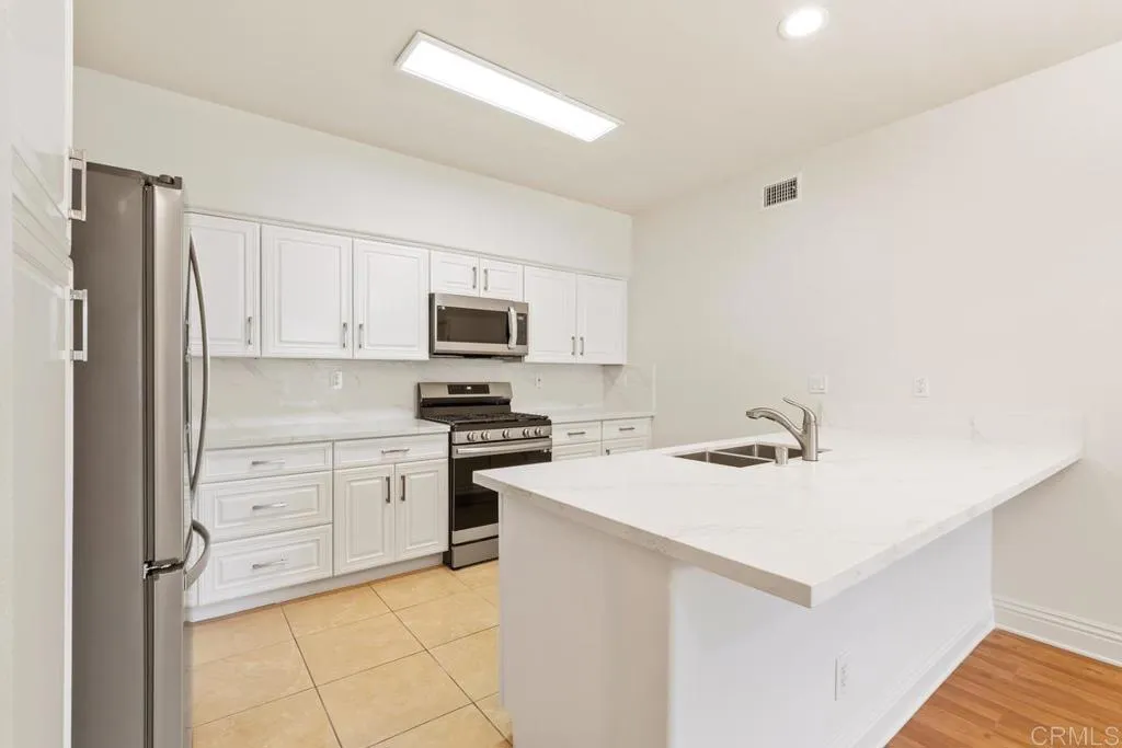 12368 Carmel Country Rd Unit D207, San Diego, CA 92130 - Photo 5 of 16, San Diego, CA