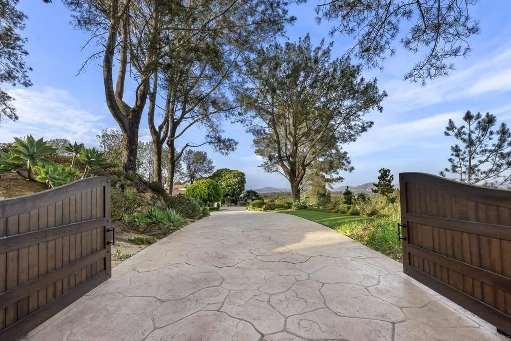 https://cdn.realtyfeed.com/cdn/127/306789361/a9fdc2ce01e1dfc666a2817295bfe84b.webp
