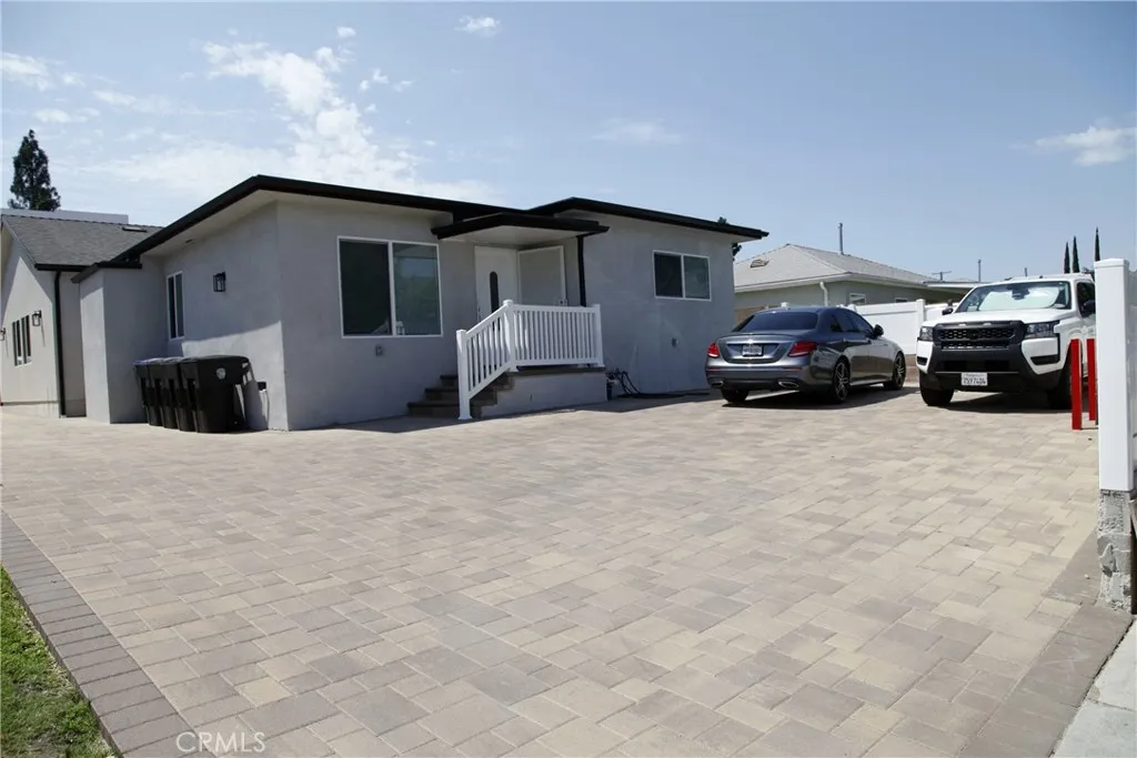 Burbank, CA 91207