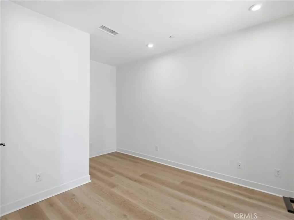 Photo #23: OC26174841 Listing: Photo #23