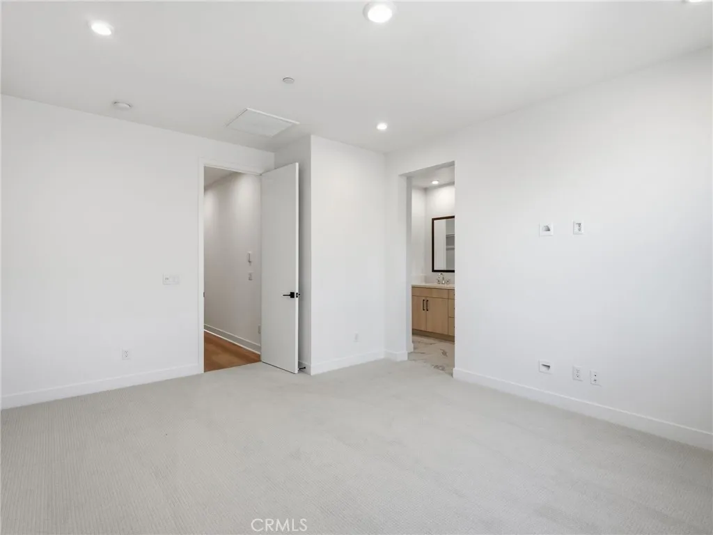 Photo #12: OC26174841 Listing: Photo #12