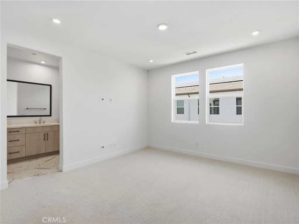 Photo #11: OC26174841 Listing: Photo #11