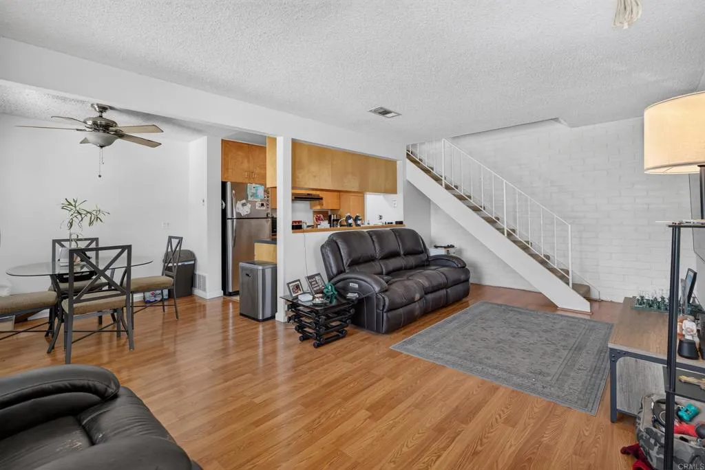 https://cdn.realtyfeed.com/cdn/127/306789572/4a930e4a4eb2defdc91f727f6e2af72c.webp