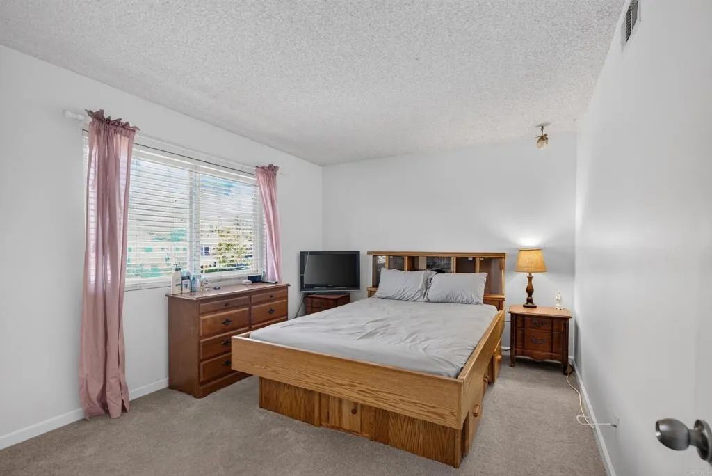 https://cdn.realtyfeed.com/cdn/127/306789572/574cb9f965104876db39b8d0cb00c5eb.webp