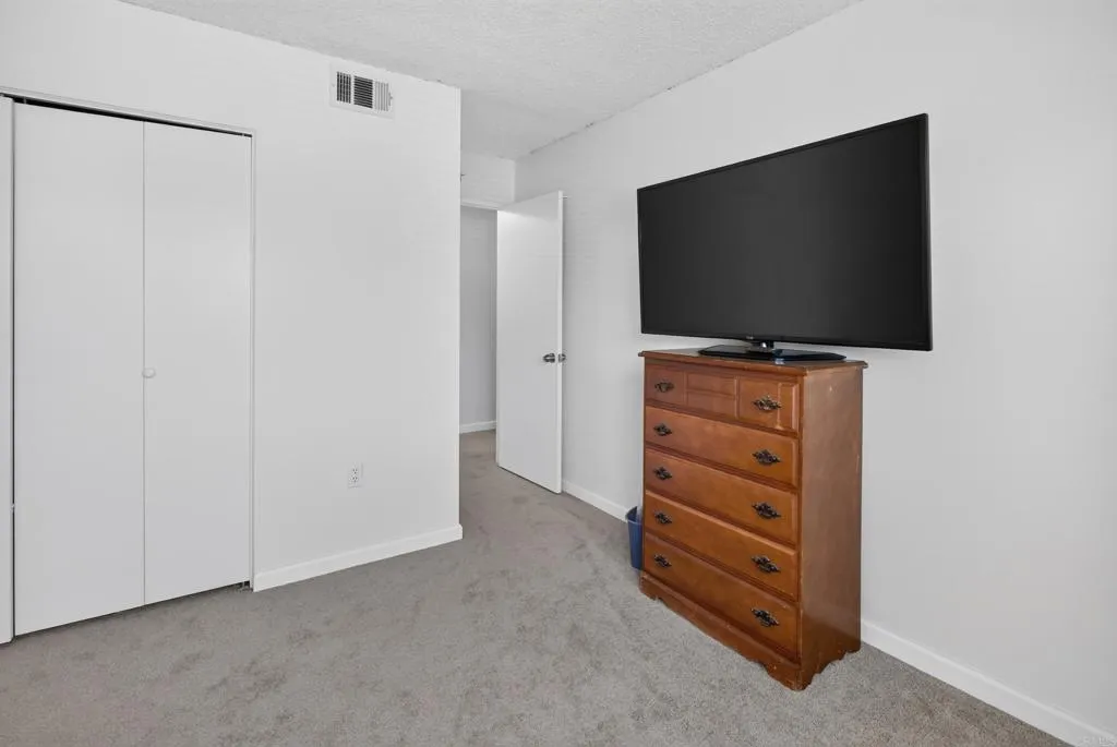 https://cdn.realtyfeed.com/cdn/127/306789572/7db157c2a9a4aef475d1d64914a8613a.webp
