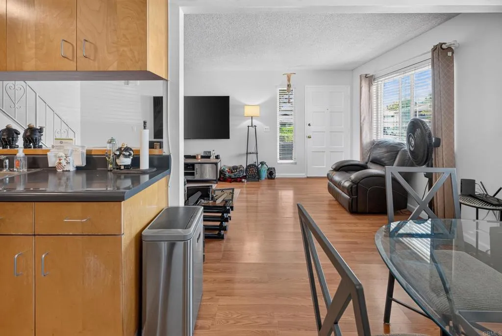 https://cdn.realtyfeed.com/cdn/127/306789572/c65e99daaa264d92db0d4b2ed49850a7.webp