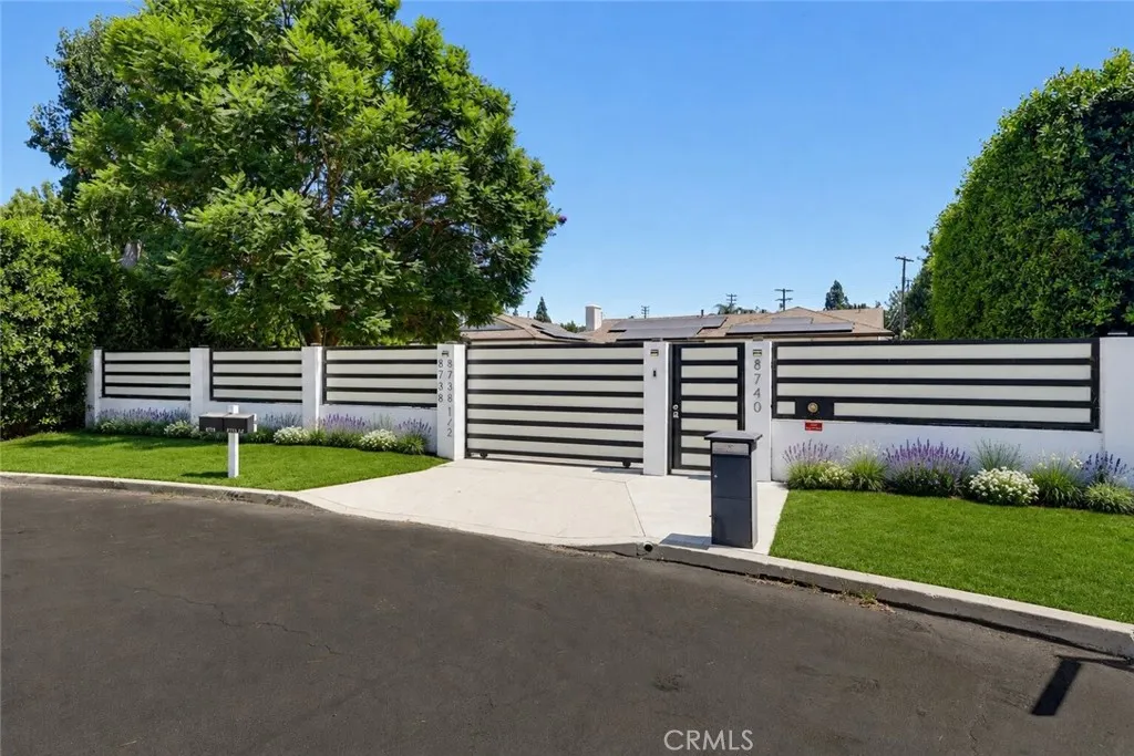 Northridge, CA 91325