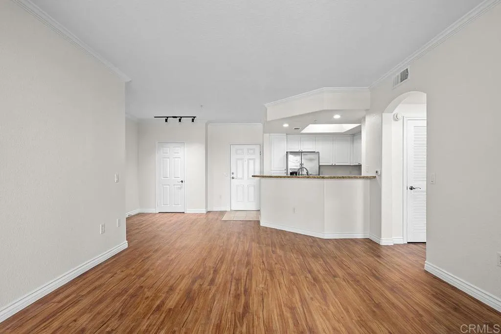 4155 Executive Drive Unit E307, La Jolla, CA 92037 - Photo 5 of 46, La Jolla, CA