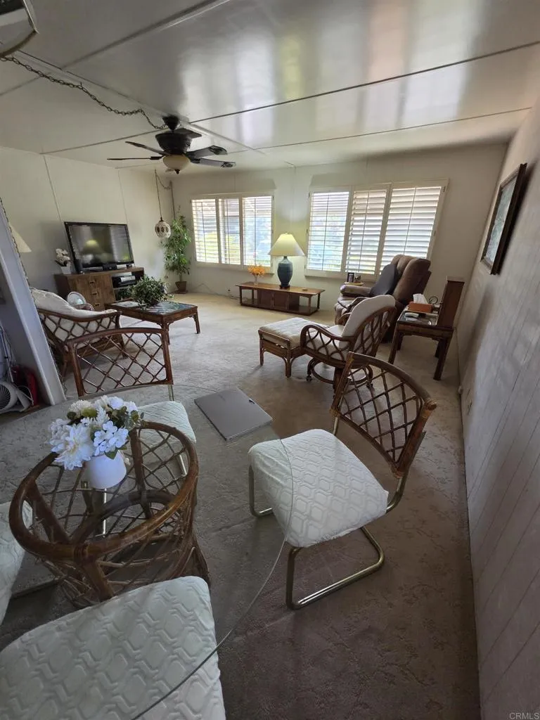 https://cdn.realtyfeed.com/cdn/127/306789658/fafd33936c25f1ebd448d37ee706e819.webp