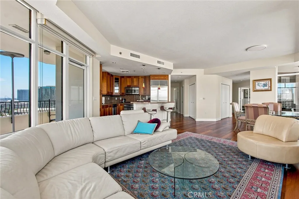 https://cdn.realtyfeed.com/cdn/127/306789679/2d2c848379100f5a0f2d6780e05f9629.webp