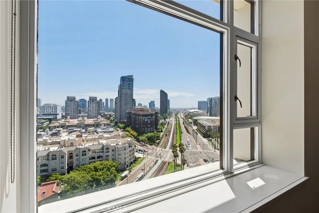 https://cdn.realtyfeed.com/cdn/127/306789679/59e7aa68b15bb44ccd8e1cbdebdadd23.webp