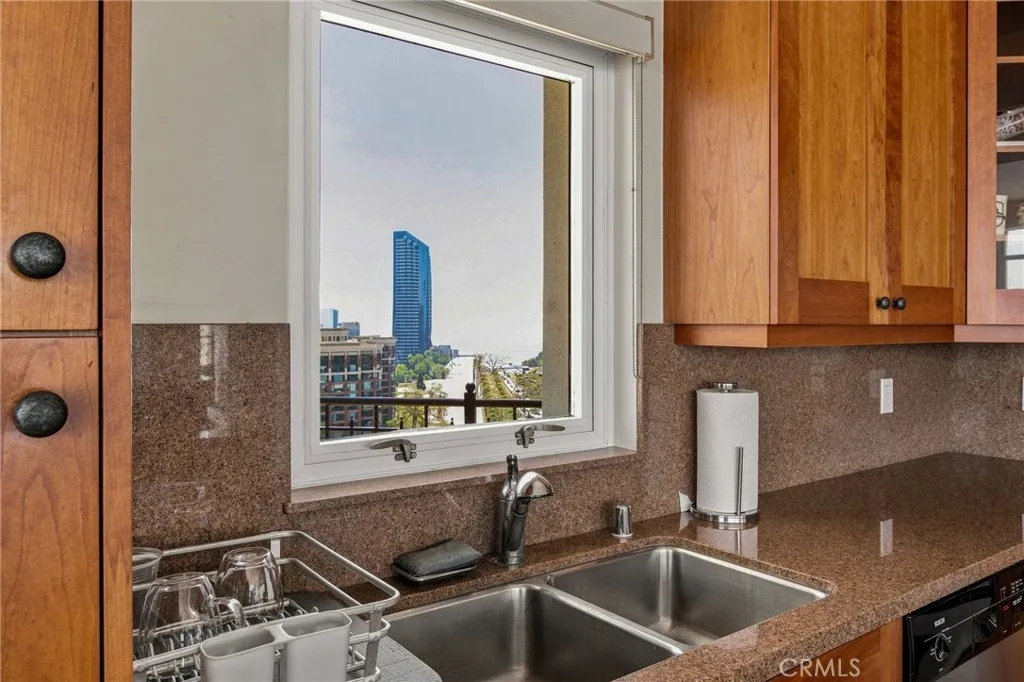 https://cdn.realtyfeed.com/cdn/127/306789679/671c2165db0aef706a350502198fb9cc.webp