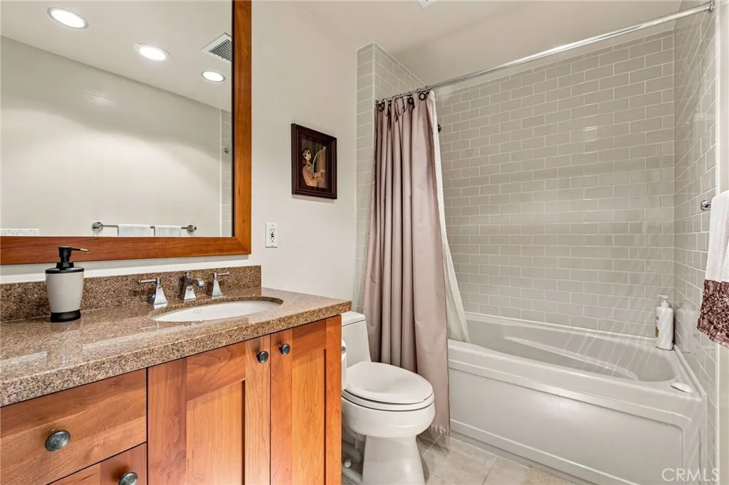 https://cdn.realtyfeed.com/cdn/127/306789679/7f7919e98155badc1a129e4ad927a1c3.webp