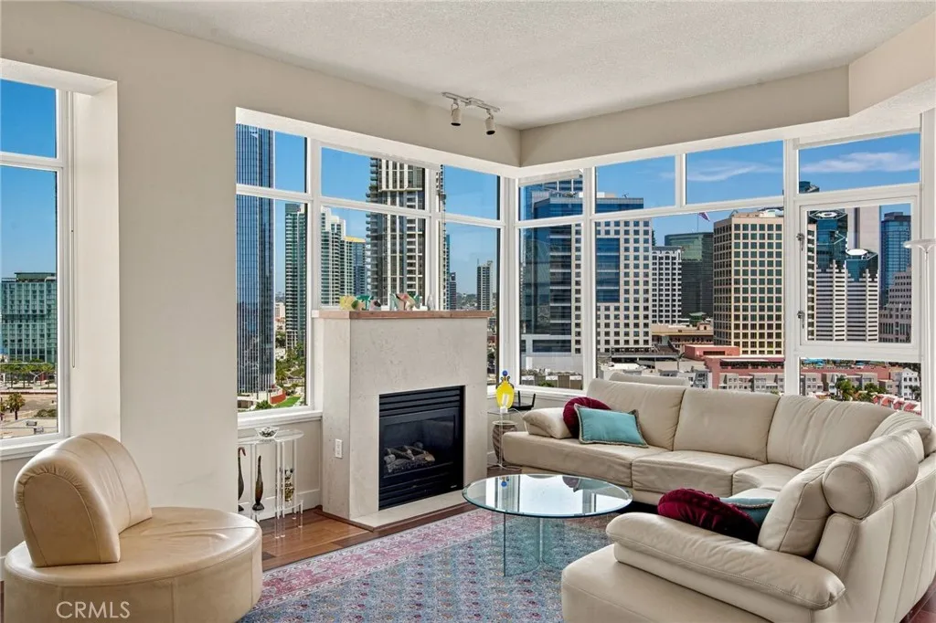 https://cdn.realtyfeed.com/cdn/127/306789679/9b80655875244a6a81e07e255340588c.webp