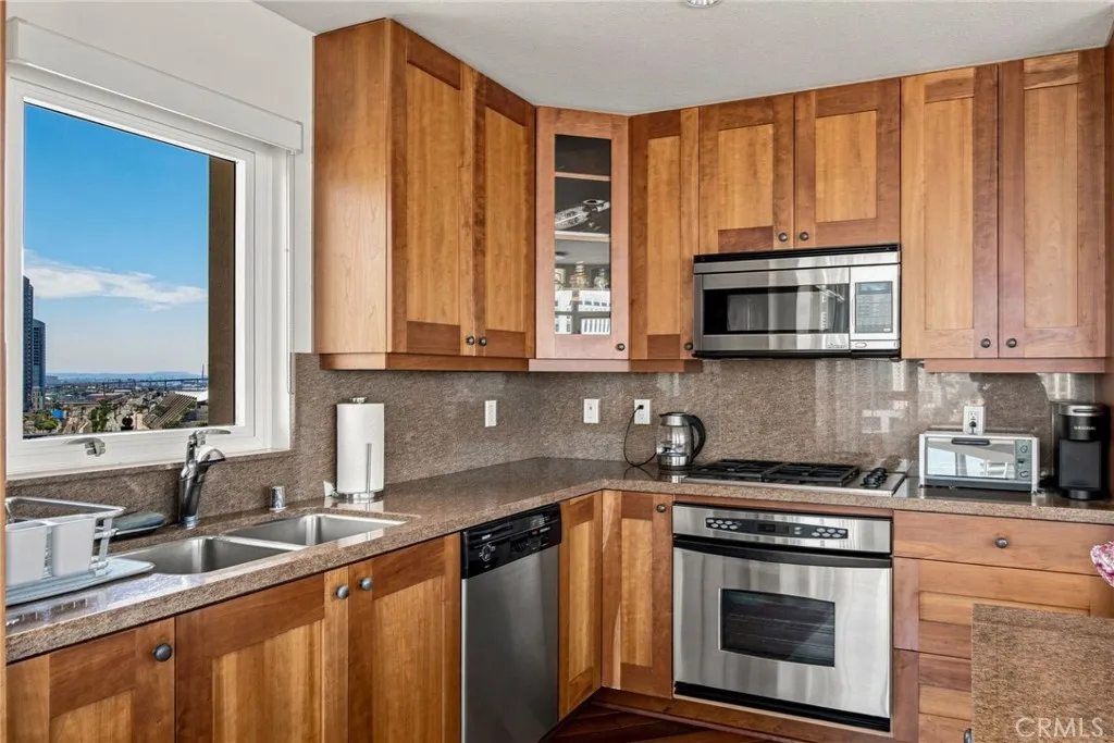 https://cdn.realtyfeed.com/cdn/127/306789679/b1b4955601175dbc8f65f5640258fb8d.webp