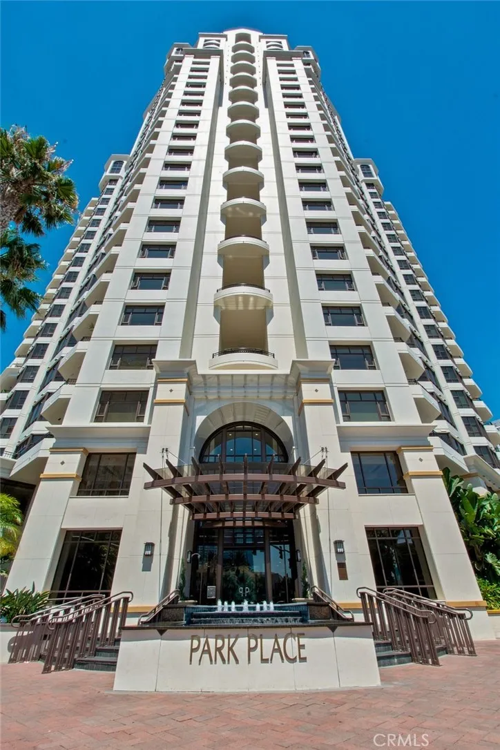 https://cdn.realtyfeed.com/cdn/127/306789679/c7308193eebcb4d97c7ac043f3a3be81.webp
