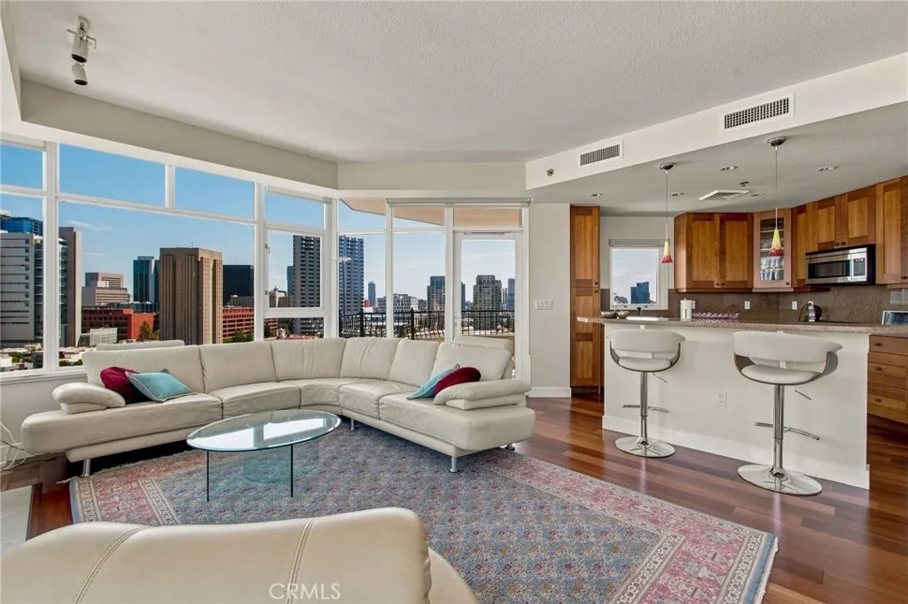 https://cdn.realtyfeed.com/cdn/127/306789679/f2ac1acff3129135e582b667e6878ff6.webp