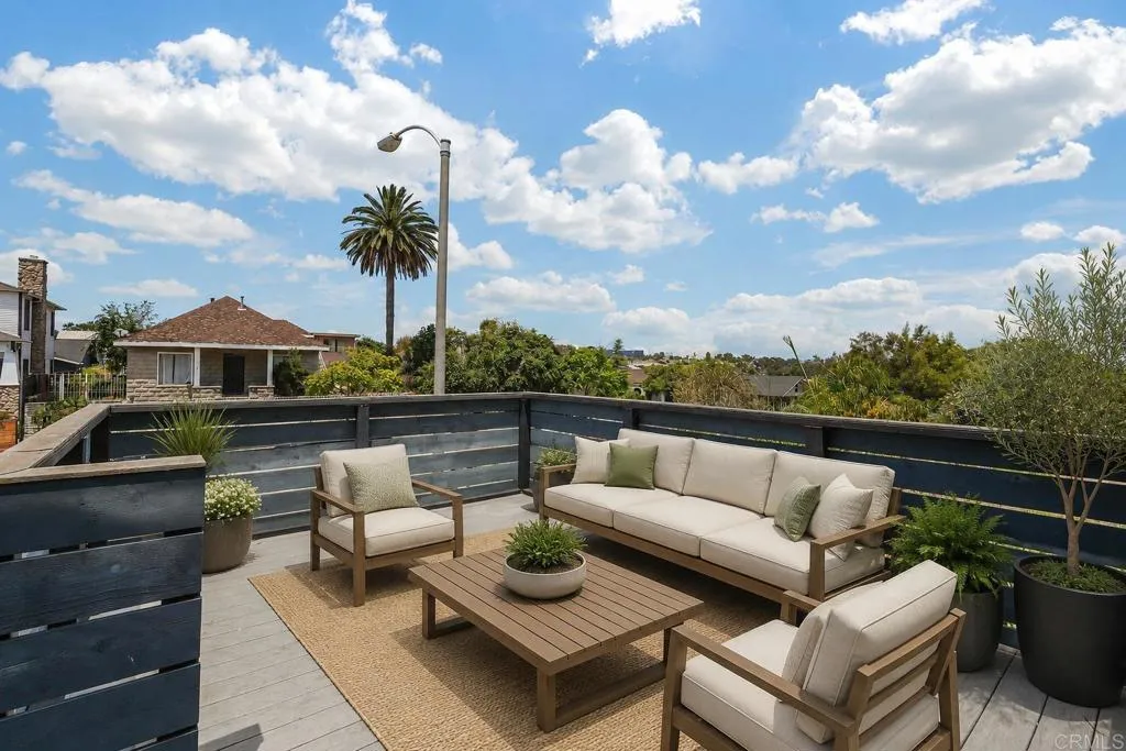 https://cdn.realtyfeed.com/cdn/127/306789729/15261cbd27b7ea88d798b01c8c9cc6c8.webp