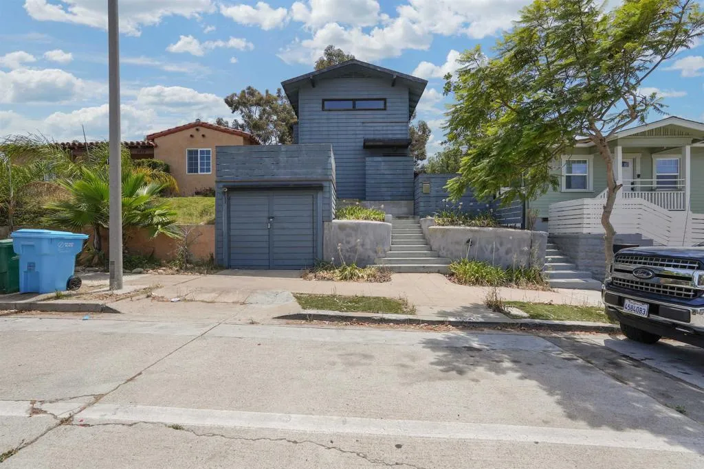 https://cdn.realtyfeed.com/cdn/127/306789729/b97fb2f540641d9cc0119b0c38df69e9.webp
