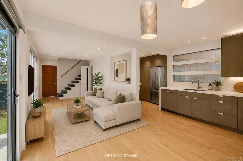 https://cdn.realtyfeed.com/cdn/127/306789729/d91351b9c4ea4f91ea96dedd75335b04.webp