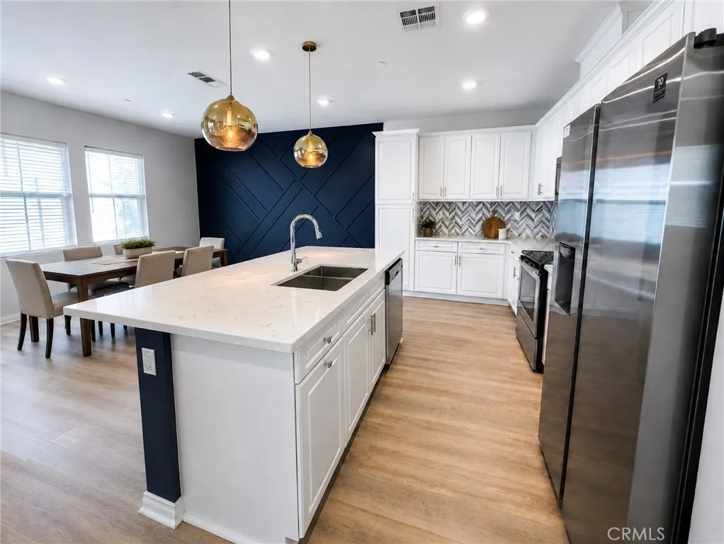 https://cdn.realtyfeed.com/cdn/127/306789732/ae6bab96d3bb533f2cf7fbdd42bde7b5.webp