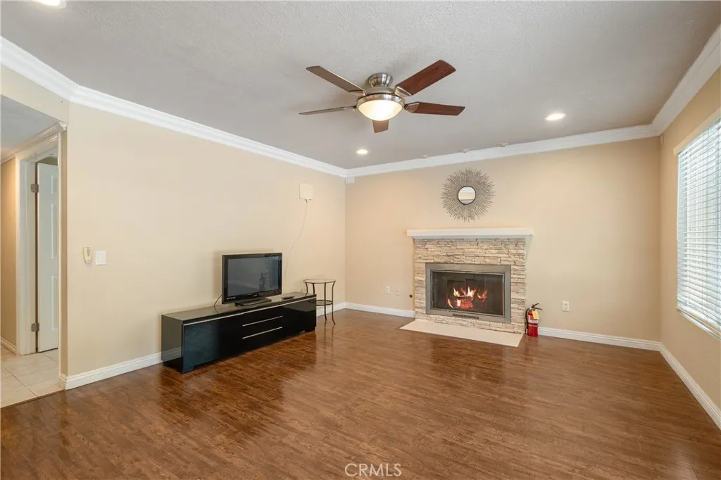 https://cdn.realtyfeed.com/cdn/127/306789804/14a3e82186f0474c5f154f6911b451f2.webp