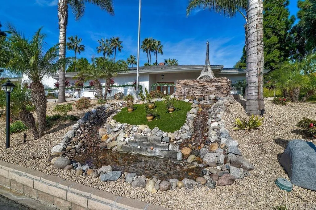 https://cdn.realtyfeed.com/cdn/127/306789867/85aeb6dad6dc796e72739478cd3c6075.webp