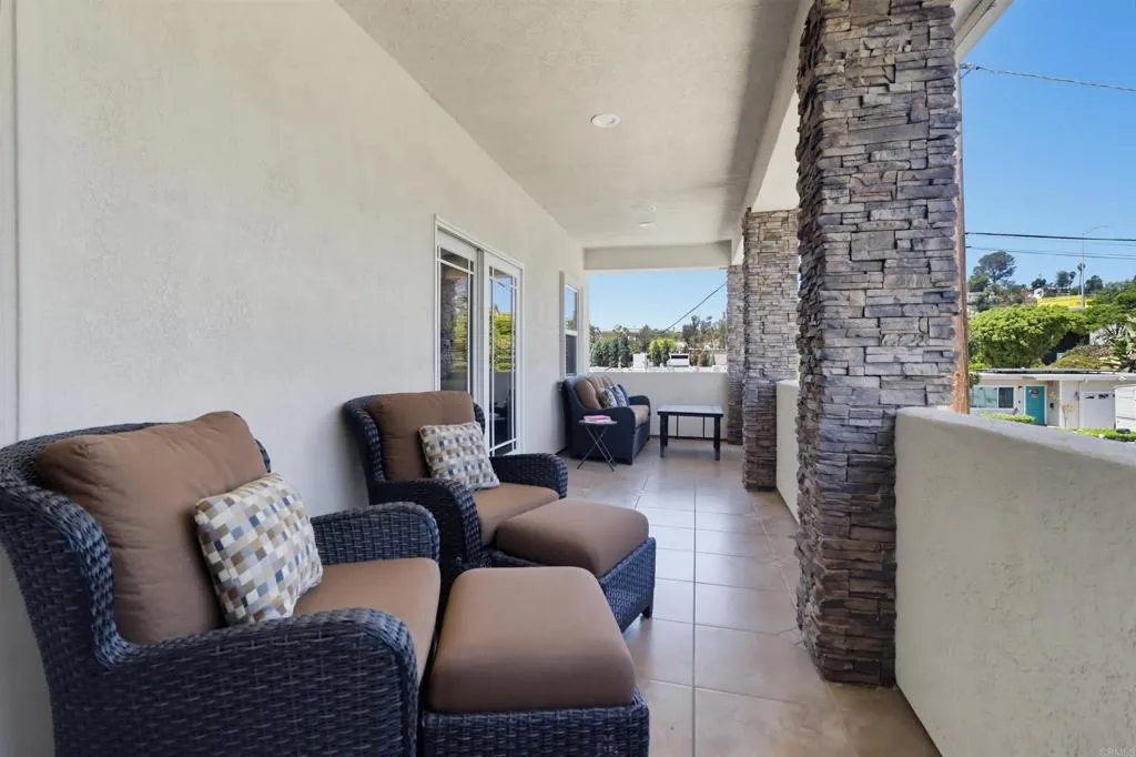 https://cdn.realtyfeed.com/cdn/127/306789935/8a4cd88646bcd47c60c963f561aaf1ab.webp