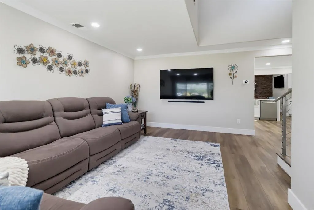 https://cdn.realtyfeed.com/cdn/127/306789935/9c6b12ba46182d433ddc293001d27483.webp