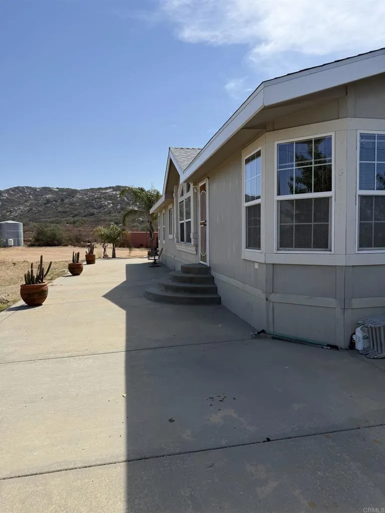 https://cdn.realtyfeed.com/cdn/127/306789974/eb1eb132a260f8c5901241e9089bc286.webp