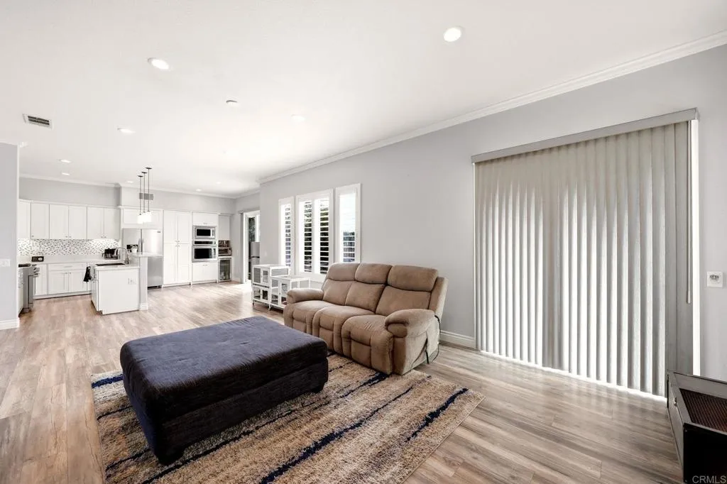 https://cdn.realtyfeed.com/cdn/127/306790023/87febc46fe79211f3da4dd227e30ea8f.webp